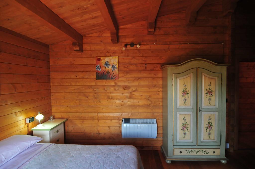 Chalet Dei Parchi Bed and Breakfast Saracinesco Kamer foto
